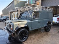 LAND ROVER DEFENDER 110