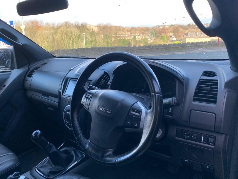 ISUZU D-MAX