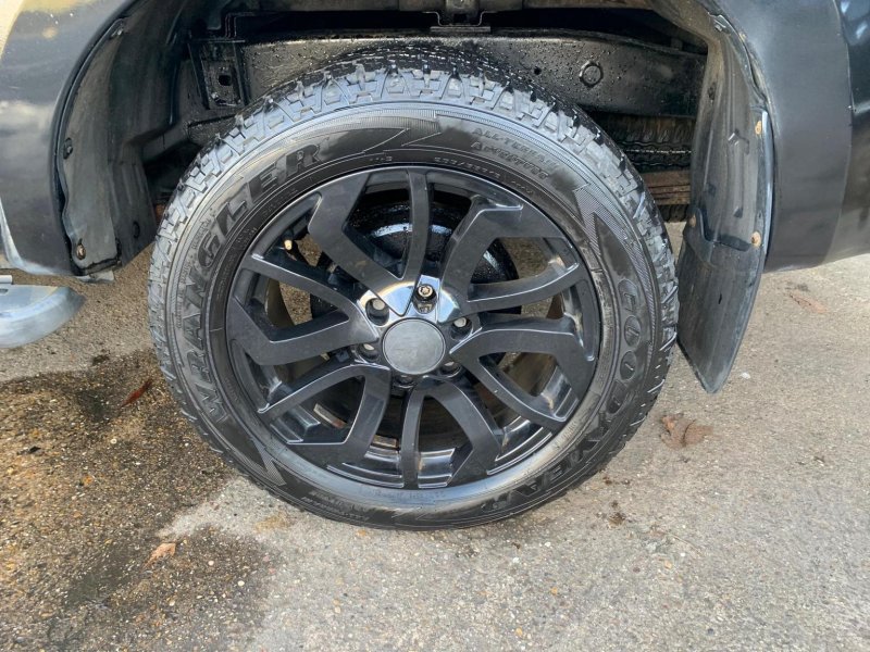 ISUZU D-MAX