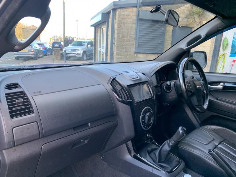 ISUZU D-MAX