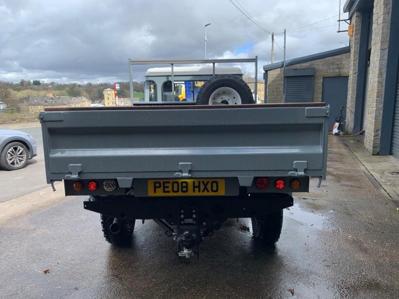 LAND ROVER DEFENDER 130