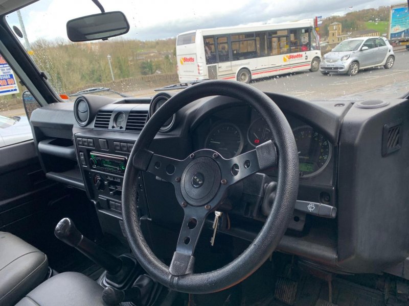 LAND ROVER DEFENDER 130