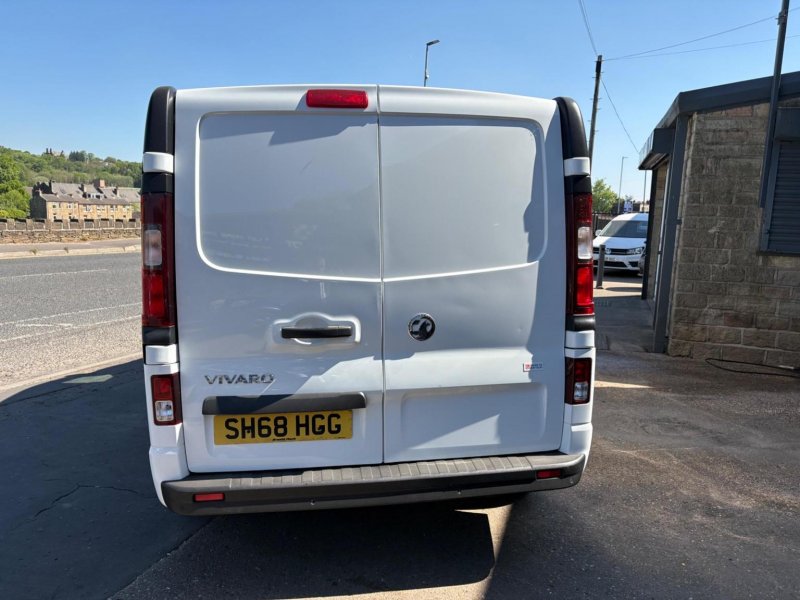 VAUXHALL VIVARO