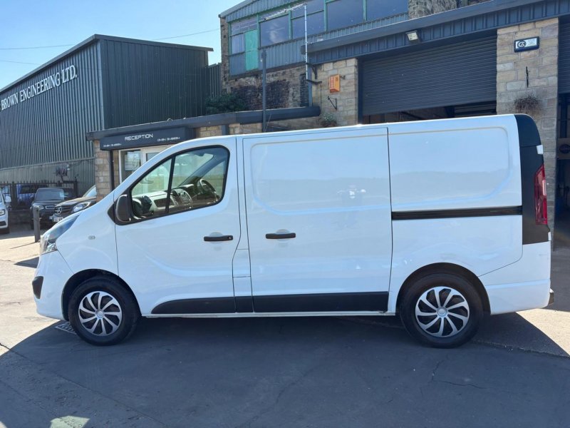 VAUXHALL VIVARO