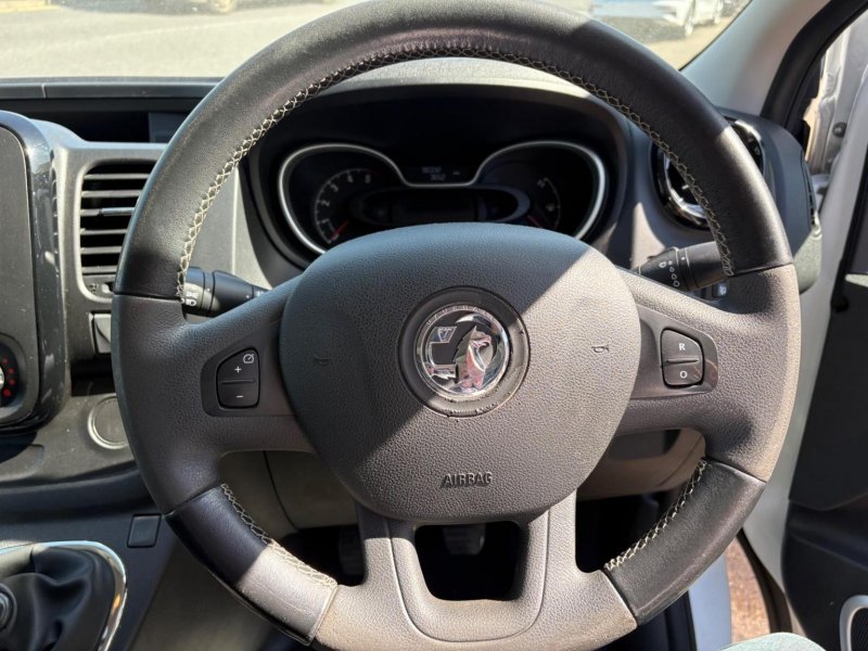 VAUXHALL VIVARO