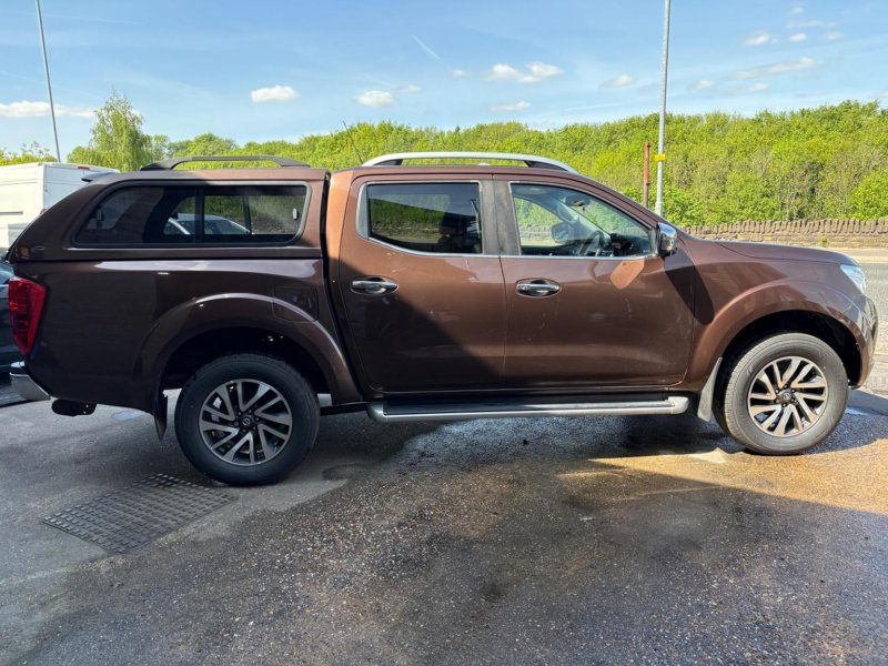 NISSAN NAVARA