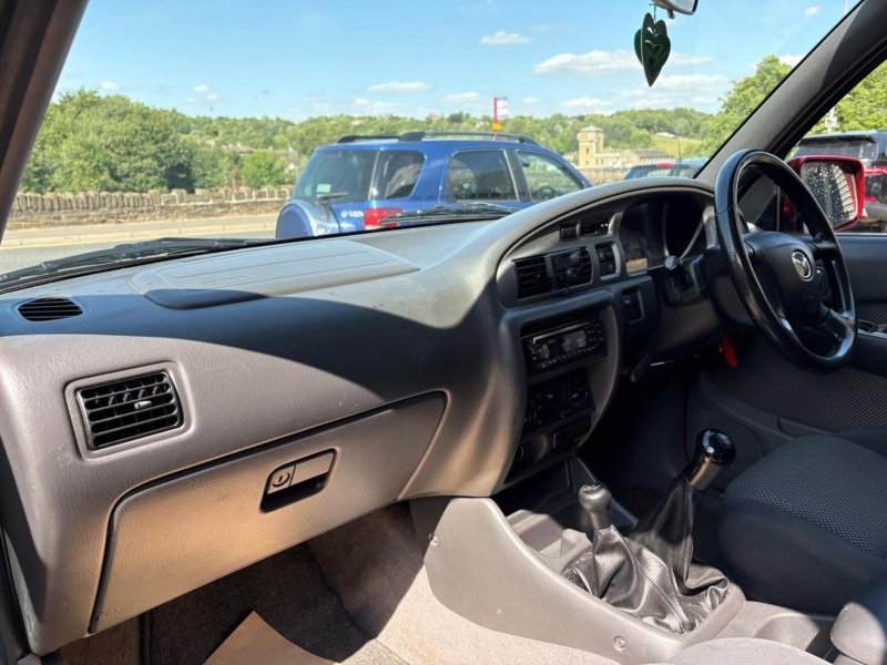 MAZDA B2500
